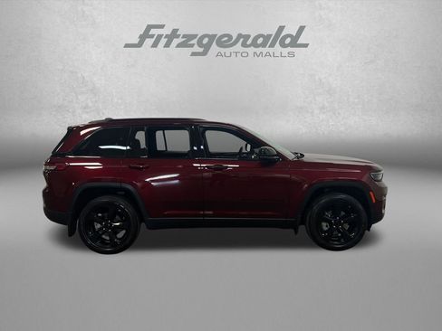 Used 2025 Jeep Grand Cherokee Limited w/ Black Appearance Package RWD image 8