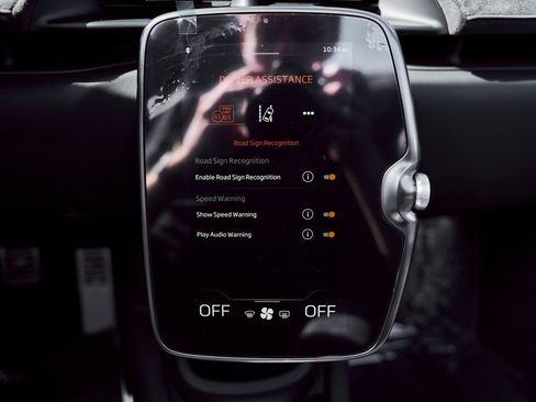 Used 2025 McLaren Artura Spider image 69