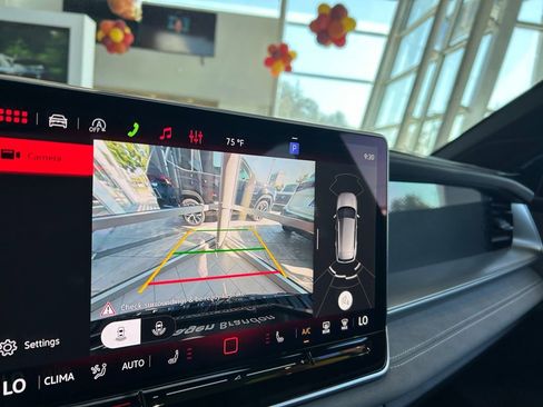 New 2026 Volkswagen Tiguan SE R-Line FWD image 15