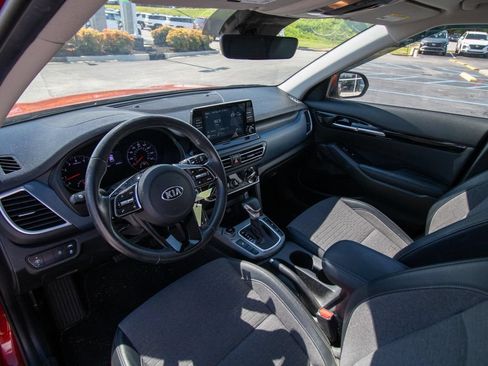 Used 2021 Kia Seltos S w/ Paint Protection Package AWD/4WD image 6