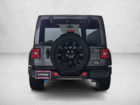 Used 2022 Jeep Wrangler Unlimited Sahara w/ Cold Weather Group AWD/4WD image 6