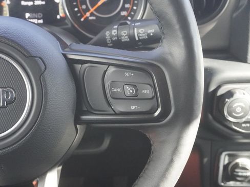 Used 2019 Jeep Wrangler Sport S image 13