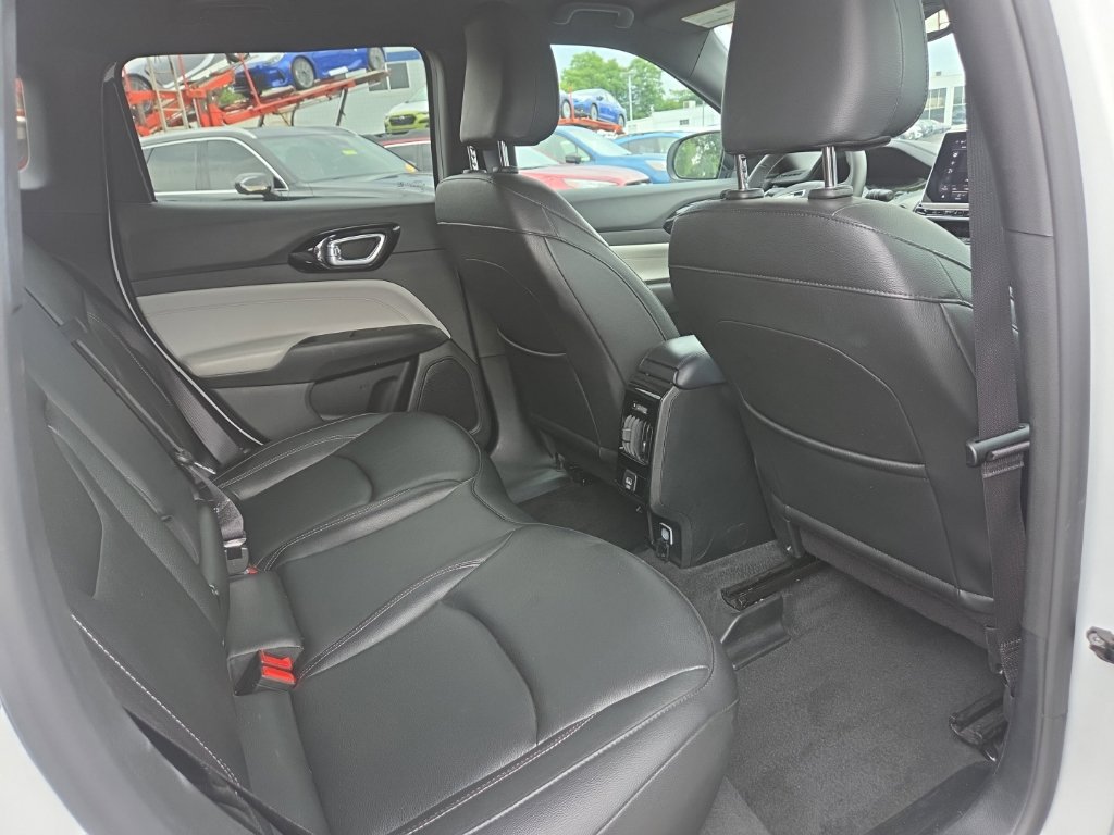 Used 2025 Jeep Compass Limited AWD/4WD image 23