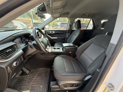 Used 2022 Ford Explorer XLT w/ Class IV Trailer Tow Package image 9