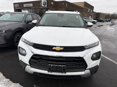 Used 2021 Chevrolet TrailBlazer LT w/ Convenience Package image 3