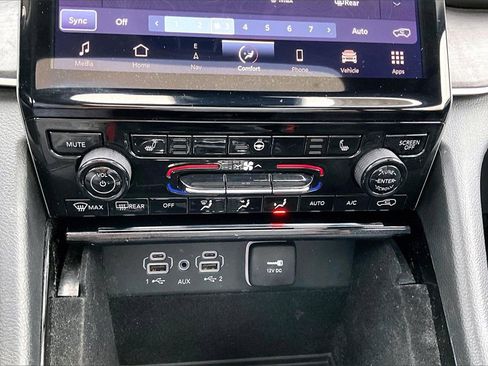 Used 2021 Jeep Grand Cherokee L Limited image 15