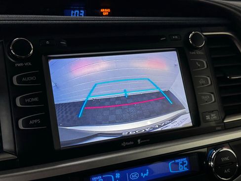 Used 2015 Toyota Highlander XLE AWD/4WD image 16