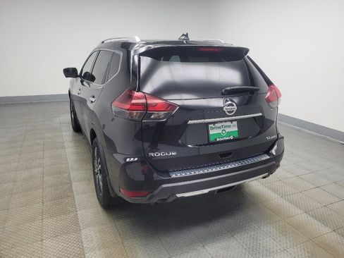 Used 2018 Nissan Rogue SL w/ Premium Package image 5