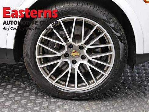Used 2023 Porsche Cayenne Platinum Edition AWD/4WD image 38