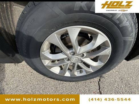Used 2019 Hyundai Santa Fe SEL image 31