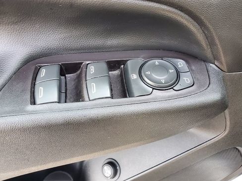 Used 2020 Chevrolet Equinox LT w/ Driver Convenience Package FWD image 20