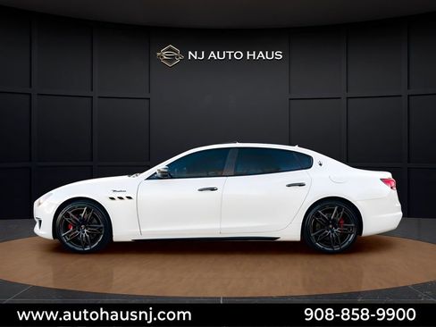 Used 2022 Maserati Quattroporte Modena RWD image 5