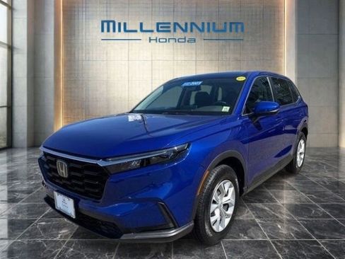 Used 2023 Honda CR-V LX image 1