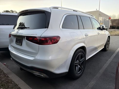 Used 2024 Mercedes-Benz GLS 450 4MATIC image 7