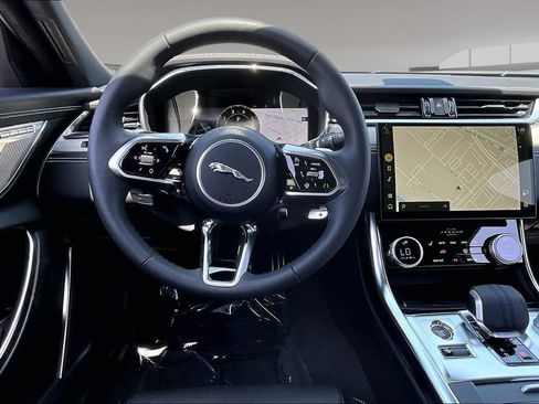 Used 2024 Jaguar XF R-Dynamic SE AWD/4WD image 8