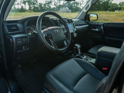 Used 2024 Toyota 4Runner TRD Off-Road Premium w/ Moonroof Package AWD/4WD image 11