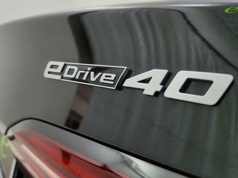 Used 2024 BMW i5 eDrive40i w/ Convenience Package RWD image 19