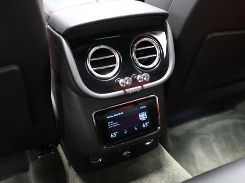 Used 2022 Bentley Bentayga AWD/4WD image 71