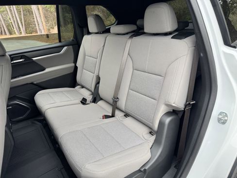 New 2025 GMC Acadia Elevation image 16