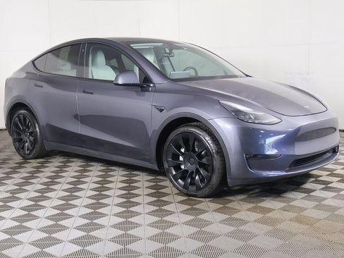 Used 2023 Tesla Model Y Long Range AWD/4WD image 48