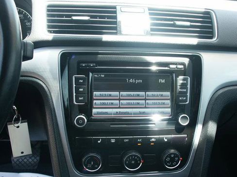 Used 2013 Volkswagen Passat 2.5 SE FWD image 11