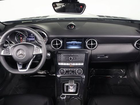 Used 2020 Mercedes-Benz SLC 300 image 9