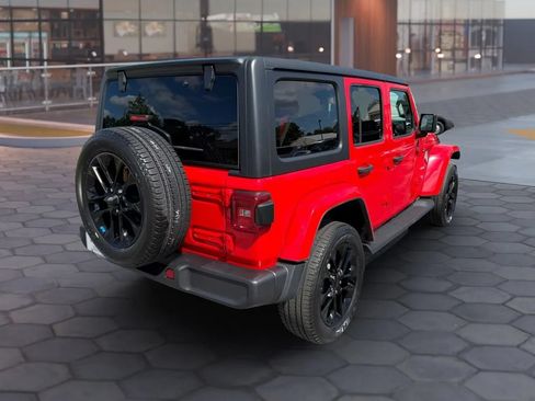 Used 2023 Jeep Wrangler Unlimited Sahara w/ Cold Weather Group AWD/4WD image 5