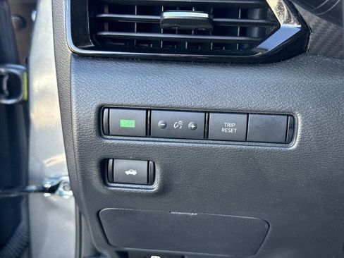 Certified 2024 Nissan Sentra SV image 32