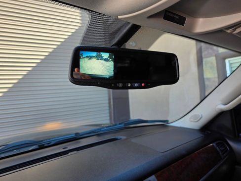 Used 2014 Chevrolet Tahoe LT RWD image 15