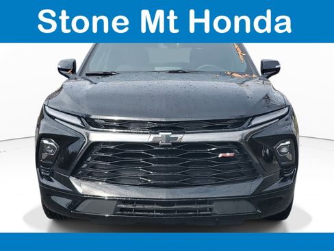 Used 2025 Chevrolet Blazer RS image 2