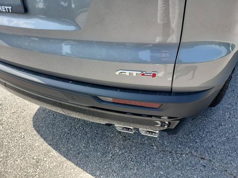 New 2026 GMC Acadia AT4 w/ Luxury Package AWD/4WD image 4