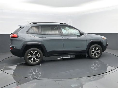 Used 2015 Jeep Cherokee Trailhawk w/ Comfort/Convenience Group image 4
