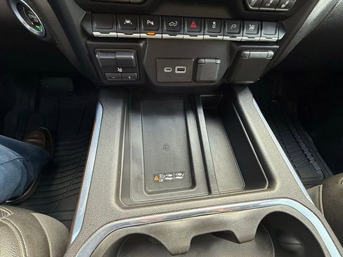 Used 2022 GMC Sierra 1500 SLT w/ SLT Premium Plus Package image 39
