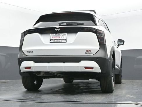 New 2026 Nissan Kicks SR w/ Cold Weather Package FWD image 23