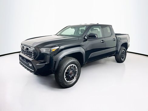 Used 2025 Toyota Tacoma TRD Off-Road image 3