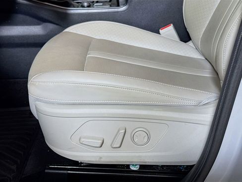 Used 2024 Kia Sorento S FWD image 17