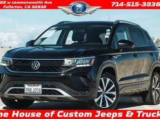 Used 2022 Volkswagen Taos SE video 1