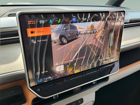 New 2025 Volkswagen ID. Buzz Pro S Plus image 25