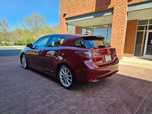 Used 2011 Lexus CT 200h FWD image 4