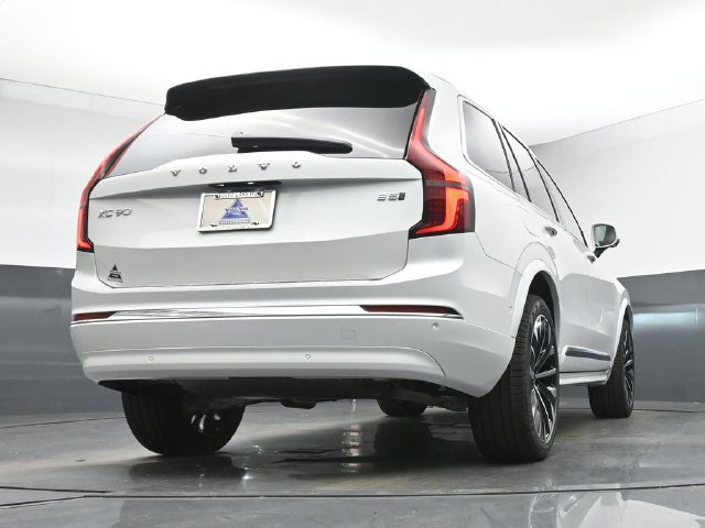 New 2027 Volvo XC90 B5 Plus AWD/4WD image 43