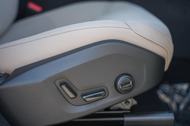 New 2027 Volvo XC90 B6 Plus AWD/4WD image 36