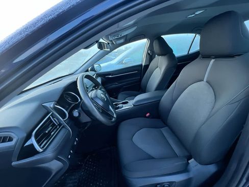 Used 2022 Toyota Camry LE image 11