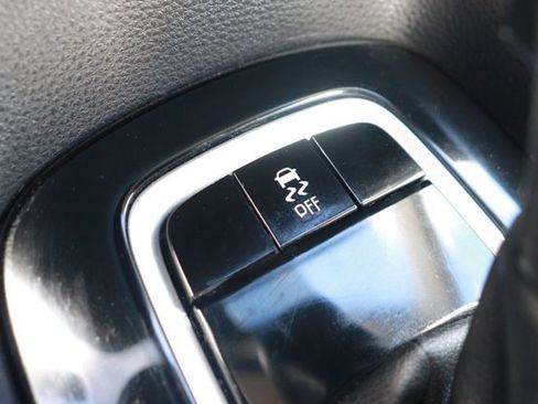 Used 2022 Toyota Corolla LE image 15