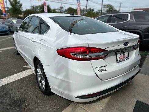 Used 2017 Ford Fusion SE image 7