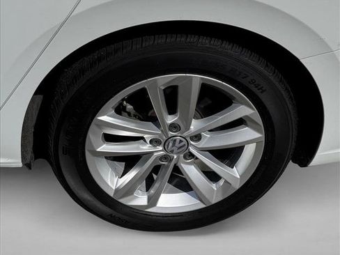Used 2020 Volkswagen Passat 2.0T S FWD image 9