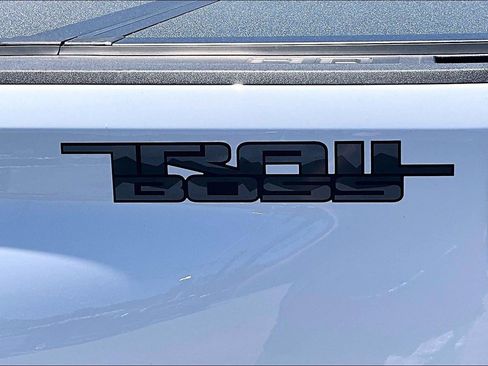 Used 2025 Chevrolet Silverado 2500 LT w/ Trail Boss Package AWD/4WD image 8
