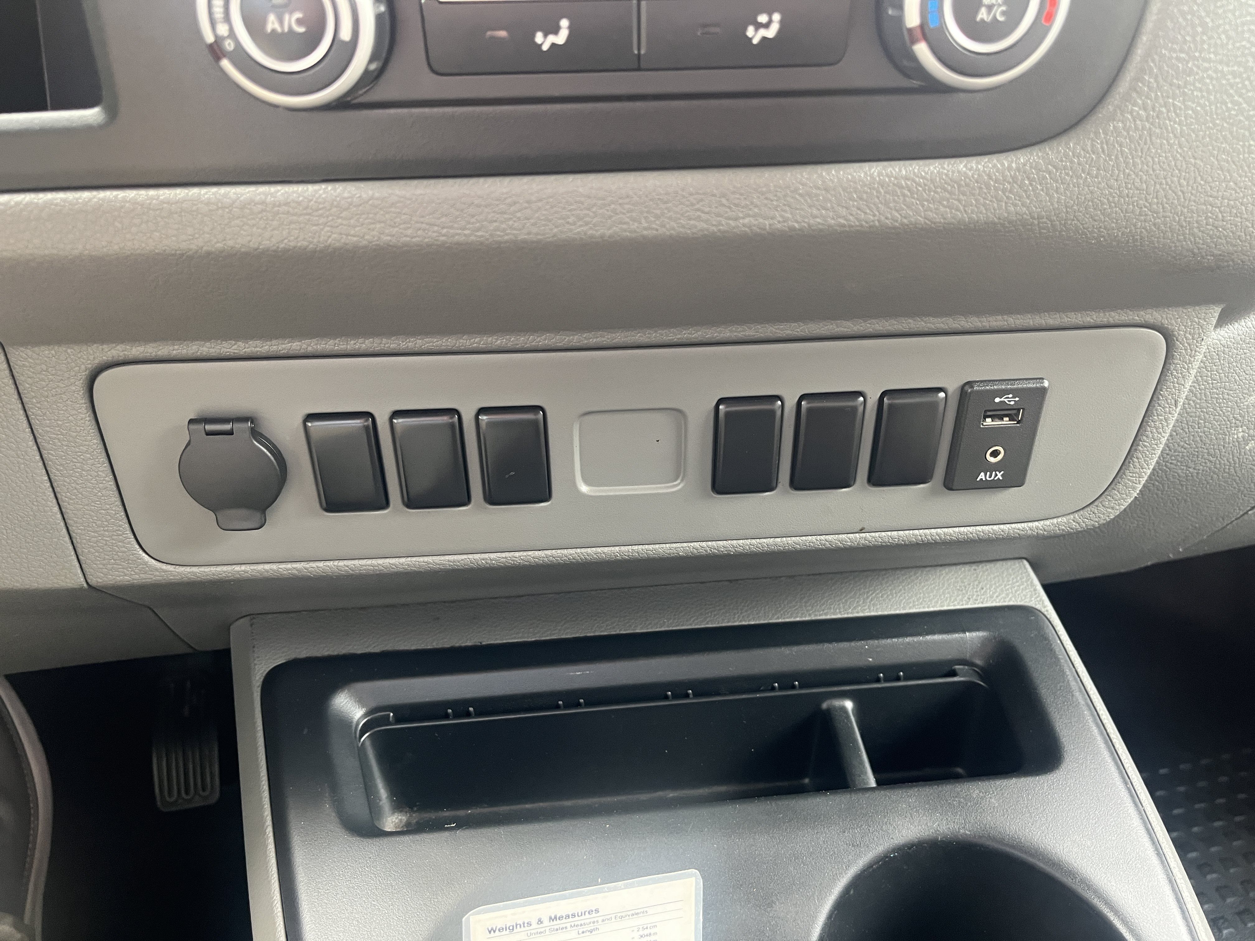 Used 2019 Nissan NV 2500 S w/ Back Door Glass Package RWD image 19