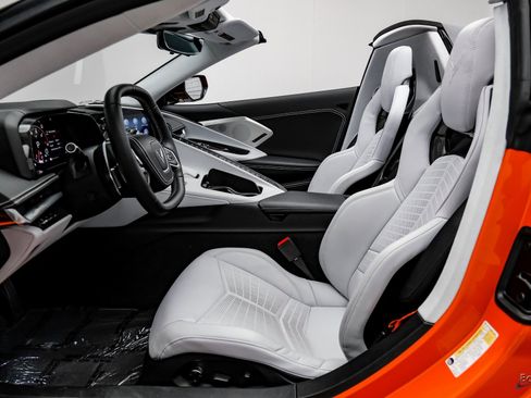 Used 2021 Chevrolet Corvette Stingray Premium Conv w/ Z51 Performance Package image 40