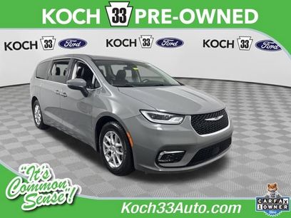 Used 2023 Chrysler Pacifica Touring-L