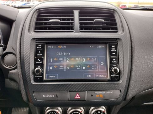 Used 2024 Mitsubishi Outlander Sport ES AWD/4WD image 3